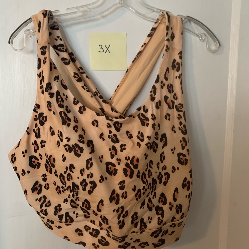 Fabletics woman’s sport bra